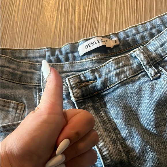 Faded Blue Denim Shorts NEEDS AN IRON (: - Picture 5 of 9